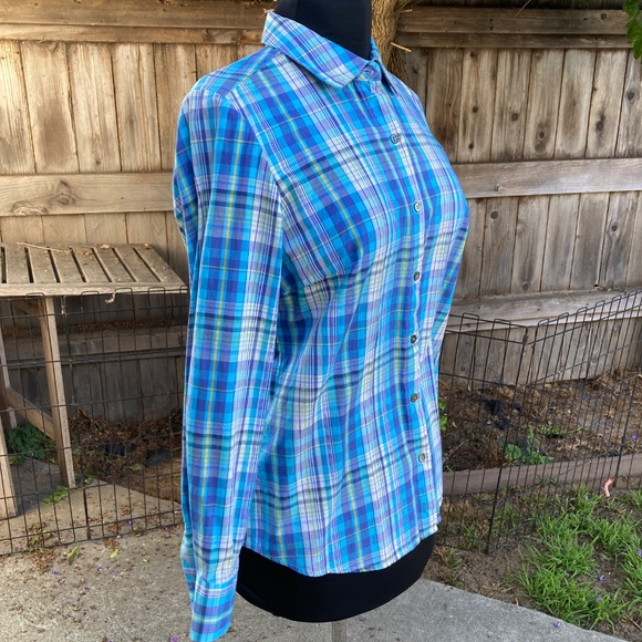 Plaid Cotton Button Up with Finish Details - Picture 4 of 9
